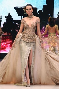 Jakarta, Indonesia - 17 Mei, Anne Avantie Ramli dalam Kenangan. Jakarta Fashion & Food Festival 2013 at Grand Ballroom Harris Hotel. Kelapa Gading. 17 Mei 2013. Jakarta. [Foto: Mohammad Abduh/Wolipop]