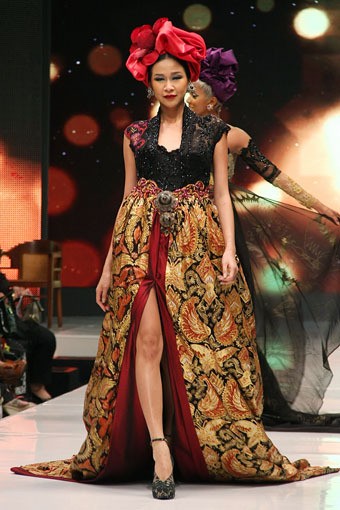 Jakarta, Indonesia - 17 Mei, Anne Avantie Ramli dalam Kenangan. Jakarta Fashion & Food Festival 2013 at Grand Ballroom Harris Hotel. Kelapa Gading. 17 Mei 2013. Jakarta. [Foto: Mohammad Abduh/Wolipop]