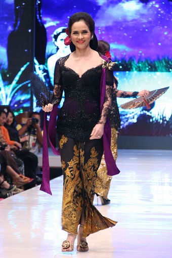 Jakarta, Indonesia - 17 Mei, Anne Avantie Ramli dalam Kenangan. Jakarta Fashion & Food Festival 2013 at Grand Ballroom Harris Hotel. Kelapa Gading. 17 Mei 2013. Jakarta. [Foto: Mohammad Abduh/Wolipop]