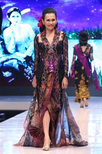 Jakarta, Indonesia - 17 Mei, Anne Avantie Ramli dalam Kenangan. Jakarta Fashion & Food Festival 2013 at Grand Ballroom Harris Hotel. Kelapa Gading. 17 Mei 2013. Jakarta. [Foto: Mohammad Abduh/Wolipop]