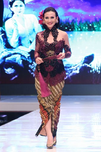 Jakarta, Indonesia - 17 Mei, Anne Avantie Ramli dalam Kenangan. Jakarta Fashion & Food Festival 2013 at Grand Ballroom Harris Hotel. Kelapa Gading. 17 Mei 2013. Jakarta. [Foto: Mohammad Abduh/Wolipop]