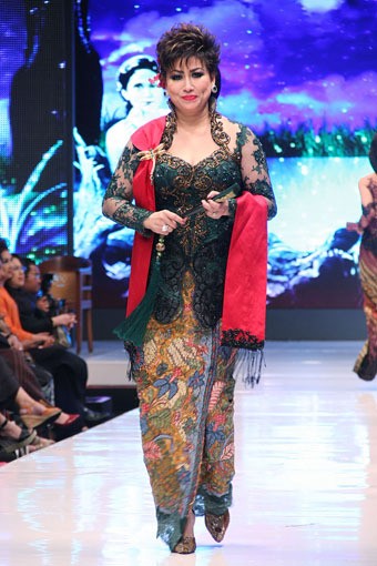 Jakarta, Indonesia - 17 Mei, Anne Avantie Ramli dalam Kenangan. Jakarta Fashion & Food Festival 2013 at Grand Ballroom Harris Hotel. Kelapa Gading. 17 Mei 2013. Jakarta. [Foto: Mohammad Abduh/Wolipop]