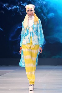 Jakarta, Indonesia - 17 Mei 2013. Dian Pelangi SAILORITA. Jakarta Fashion & Food Festival 2013 at Grand Ballroom Harris Hotel. Kelapa Gading. Jakarta. [Foto: Mohammad Abduh/Wolipop]