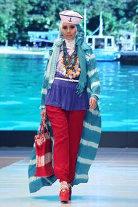 Jakarta, Indonesia - 17 Mei 2013. Dian Pelangi SAILORITA. Jakarta Fashion & Food Festival 2013 at Grand Ballroom Harris Hotel. Kelapa Gading. Jakarta. [Foto: Mohammad Abduh/Wolipop]