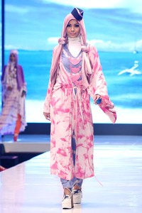 Jakarta, Indonesia - 17 Mei 2013. Dian Pelangi SAILORITA. Jakarta Fashion & Food Festival 2013 at Grand Ballroom Harris Hotel. Kelapa Gading. Jakarta. [Foto: Mohammad Abduh/Wolipop]