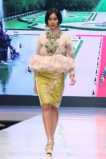 Jakarta, Indonesia - 17 Mei. Malik Moestaram  Majesty Regale. Jakarta Fashion & Food Festival 2013 at Grand Ballroom Harris Hotel. Kelapa Gading. 17 Mei 2013. Jakarta. [Foto: Mohammad Abduh/Wolipop]