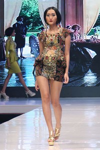 Jakarta, Indonesia - 17 Mei. Malik Moestaram  Majesty Regale. Jakarta Fashion & Food Festival 2013 at Grand Ballroom Harris Hotel. Kelapa Gading. 17 Mei 2013. Jakarta. [Foto: Mohammad Abduh/Wolipop]