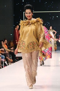 Jakarta, Indonesia - 17 Mei, Anne Avantie Ramli dalam Kenangan. Jakarta Fashion & Food Festival 2013 at Grand Ballroom Harris Hotel. Kelapa Gading. 17 Mei 2013. Jakarta. [Foto: Mohammad Abduh/Wolipop]