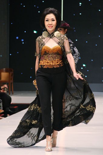 Jakarta, Indonesia - 17 Mei, Anne Avantie Ramli dalam Kenangan. Jakarta Fashion & Food Festival 2013 at Grand Ballroom Harris Hotel. Kelapa Gading. 17 Mei 2013. Jakarta. [Foto: Mohammad Abduh/Wolipop]