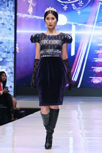 Jakarta, Indonesia - 17 Mei 2013. Defrico Audy Classic Blossom. Jakarta Fashion & Food Festival 2013 at Grand Ballroom Harris Hotel. Kelapa Gading. Jakarta. [Foto: Mohammad Abduh/Wolipop]