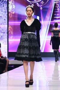 Jakarta, Indonesia - 17 Mei 2013. Defrico Audy Classic Blossom. Jakarta Fashion & Food Festival 2013 at Grand Ballroom Harris Hotel. Kelapa Gading. Jakarta. [Foto: Mohammad Abduh/Wolipop]