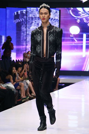 Jakarta, Indonesia - 17 Mei 2013. Defrico Audy Classic Blossom. Jakarta Fashion & Food Festival 2013 at Grand Ballroom Harris Hotel. Kelapa Gading. Jakarta. [Foto: Mohammad Abduh/Wolipop]