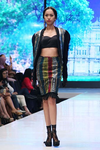 Jakarta, Indonesia - 17 Mei 2013. Defrico Audy Classic Blossom. Jakarta Fashion & Food Festival 2013 at Grand Ballroom Harris Hotel. Kelapa Gading. Jakarta. [Foto: Mohammad Abduh/Wolipop]