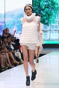 Jakarta, Indonesia - 17 Mei 2013. Defrico Audy Classic Blossom. Jakarta Fashion & Food Festival 2013 at Grand Ballroom Harris Hotel. Kelapa Gading. Jakarta. [Foto: Mohammad Abduh/Wolipop]