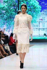 Jakarta, Indonesia - 17 Mei 2013. Defrico Audy Classic Blossom. Jakarta Fashion & Food Festival 2013 at Grand Ballroom Harris Hotel. Kelapa Gading. Jakarta. [Foto: Mohammad Abduh/Wolipop]