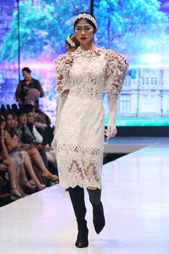 Jakarta, Indonesia - 17 Mei 2013. Defrico Audy Classic Blossom. Jakarta Fashion & Food Festival 2013 at Grand Ballroom Harris Hotel. Kelapa Gading. Jakarta. [Foto: Mohammad Abduh/Wolipop]