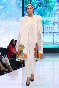 Jakarta, Indonesia - 17 Mei 2013. Defrico Audy Classic Blossom. Jakarta Fashion & Food Festival 2013 at Grand Ballroom Harris Hotel. Kelapa Gading. Jakarta. [Foto: Mohammad Abduh/Wolipop]