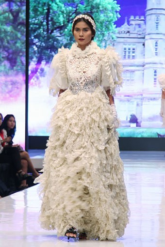 Jakarta, Indonesia - 17 Mei 2013. Defrico Audy Classic Blossom. Jakarta Fashion & Food Festival 2013 at Grand Ballroom Harris Hotel. Kelapa Gading. Jakarta. [Foto: Mohammad Abduh/Wolipop]