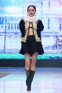 Jakarta, Indonesia - 17 Mei 2013. Defrico Audy Classic Blossom. Jakarta Fashion & Food Festival 2013 at Grand Ballroom Harris Hotel. Kelapa Gading. Jakarta. [Foto: Mohammad Abduh/Wolipop]