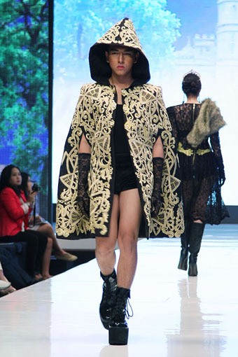 Jakarta, Indonesia - 17 Mei 2013. Defrico Audy Classic Blossom. Jakarta Fashion & Food Festival 2013 at Grand Ballroom Harris Hotel. Kelapa Gading. Jakarta. [Foto: Mohammad Abduh/Wolipop]