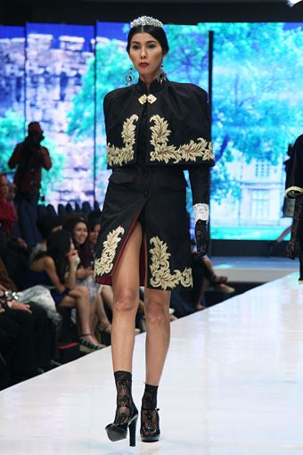 Jakarta, Indonesia - 17 Mei 2013. Defrico Audy Classic Blossom. Jakarta Fashion & Food Festival 2013 at Grand Ballroom Harris Hotel. Kelapa Gading. Jakarta. [Foto: Mohammad Abduh/Wolipop]