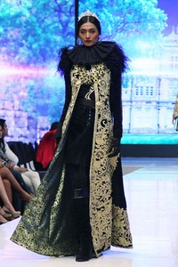 Jakarta, Indonesia - 17 Mei 2013. Defrico Audy Classic Blossom. Jakarta Fashion & Food Festival 2013 at Grand Ballroom Harris Hotel. Kelapa Gading. Jakarta. [Foto: Mohammad Abduh/Wolipop]