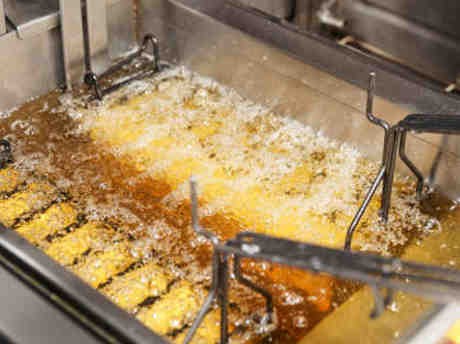 Pemerintah Shanghai Olah Minyak Goreng Bekas Jadi BBM