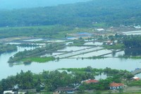 Perumahan, sawah, jembatan dan sungai berpadu padan dengan sempurna (Shafa/detikTravel)