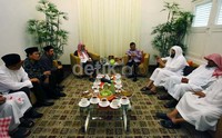 Pertemuan tersebut berlangsung dengan hangat.