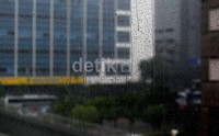 Badan Meteorologi, Klimatologi dan Geofisika memperkirakan seluruh wilayah DKI Jakarta akan turun hujan saat sore hari.