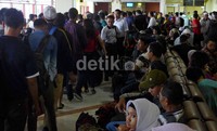 Pada tahun 2012, Bandara Juanda mengangkut 16,5 juta penumpang atau sudah melebihi kapasitasnya yang hanya sebanyak 6,5 juta penumpang tiap tahunnya.