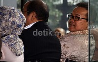Selain itu, KPK juga menetapkan Rusli sebagai tersangka atas dugaan melakukan penyalahgunaan wewenang terkait penerbitan Izin Usaha Pemanfaatan Hasil Hutan Kayu Hutan Tanaman (IUPHHK-HT) di Kabupaten Pelalawan, Riau, pada 2001 sampai 2006. Lamhot Aritonang/detikFoto.