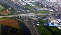 Kepadatan penduduk yang tidak memperhatikan resapan air tanah dinilai sebagai salah satu penyebab banjir yang terjadi di Ibu Kota Jakarta, tidak terkecuali di Jakarta Utara.