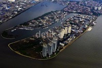 Tampak wilayah, pesisir Utara Jakarta tersebut penuh dengan apartemen.