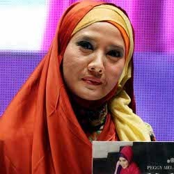 Peggy Melati Sukma Curhat Lewat Buku My Life My Hijab