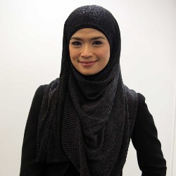Putuskan Berhijab, Yulia Rachman Akui Kehilangan Pekerjaan