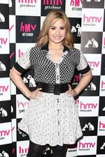 Demi Lovato Tebar Senyuman