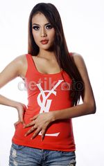 Tanktop Merah Seksi Dewi Charens