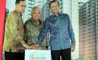 Apartemen Pondok Kelapa Village yang dibangun oleh PT. Gemilang Usaha Terbilang ini,  dibangun dengan mengalokasikan lahan yang luas untuk area hijau, fasilitas taman tematik, seperti kebun buah, danau kecil, serta area olahraga dan  taman bermain anak.
