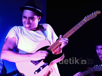 Serunya Aksi Panggung Jamie Aditya & Lala Karmela
