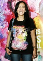 Ersa Mayori Cantik dengan Kaos Coboy Junior
