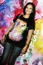 Ersa Mayori Cantik dengan Kaos Coboy Junior