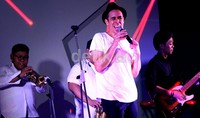 Sebelum aktif bernyanyi, Jamie dulu dikenal sebagai DJ MTV.