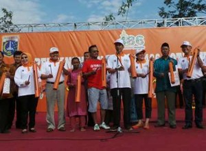 Canangkan HUT ke-486 Jakarta, Jokowi Pukul Kentungan di Pasar PIK Cakung