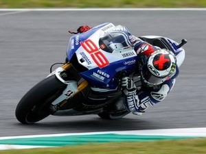 Rossi & Marquez Crash, Lorenzo Juara