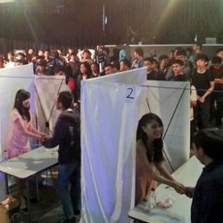 Selain Handshake, JKT48 juga Gelar Event Book Signing