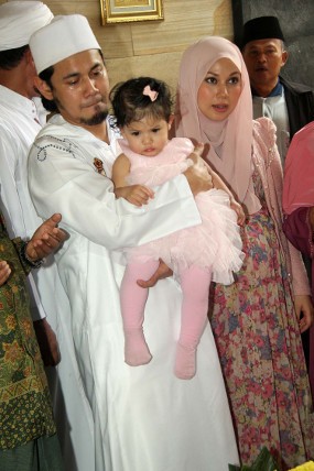 Jelang Kelahiran Anak Ketiga, UGB Masih Kejar Setoran