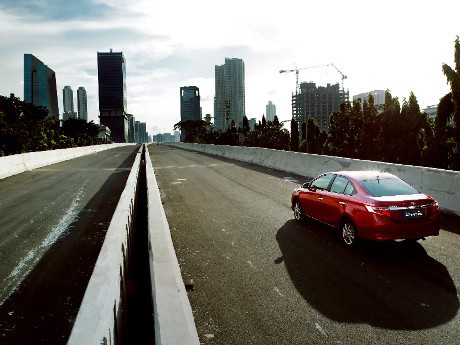 Menjajal Mobil Para Eksekutif Muda