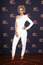 Bertabur Bintang di Red Carpet The Sound of Change