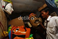  Untuk Ondel-ondel berukuran besar dijual mulai harga Rp 2 Juta.     